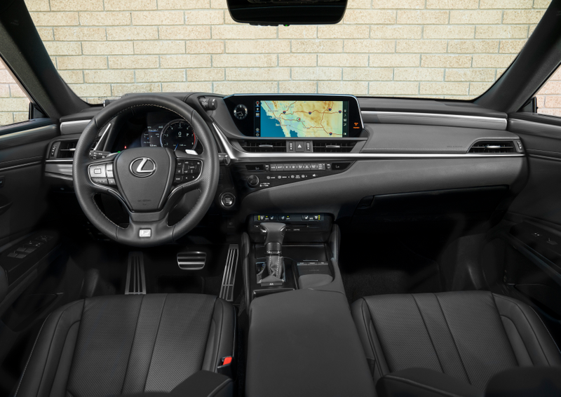Illustration for article titled 2019 Lexus ES: We Will Not Be Deterred, We Will Never Back Down, The Spindle Grille Is The Future